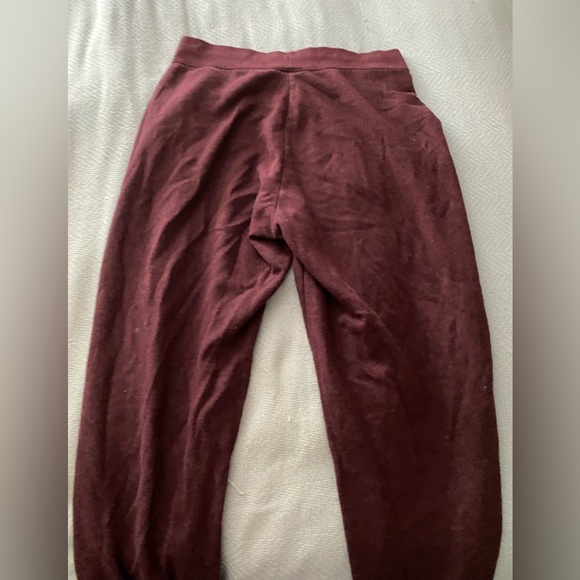 Super comfy Nike sweatpants - Picture 2 of 4